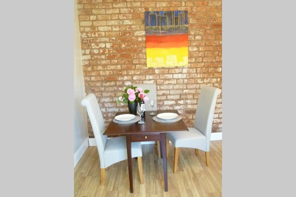 Cosy And Peaceful Maisonette With Terrace, Kidderminster Exterior photo